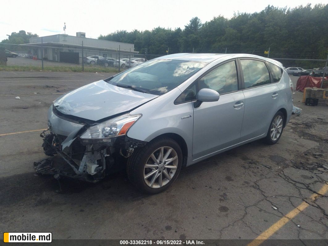 2012 Toyota Prius — photo 2