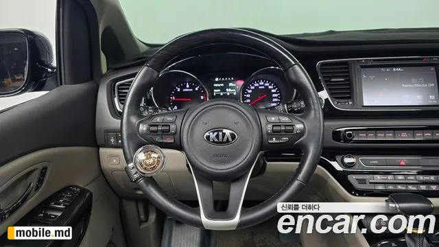 2018 Kia Canival — photo 13
