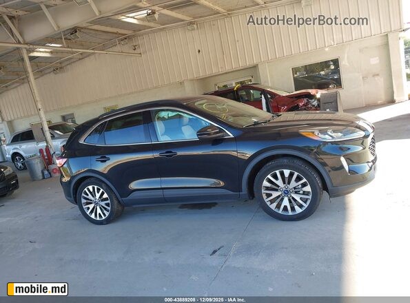 2020 Ford Escape — photo 13