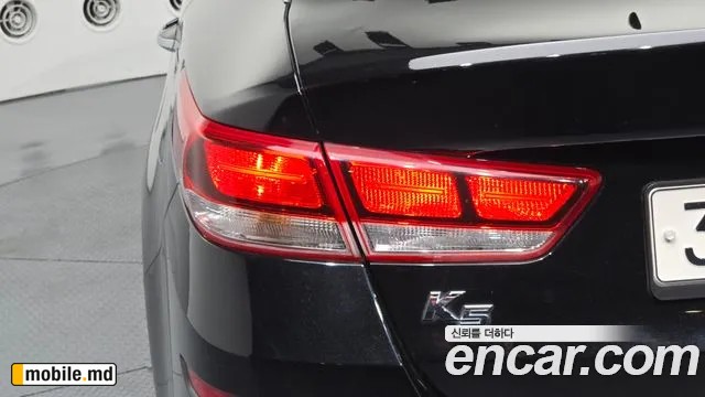 2020 Kia K5 — photo 23