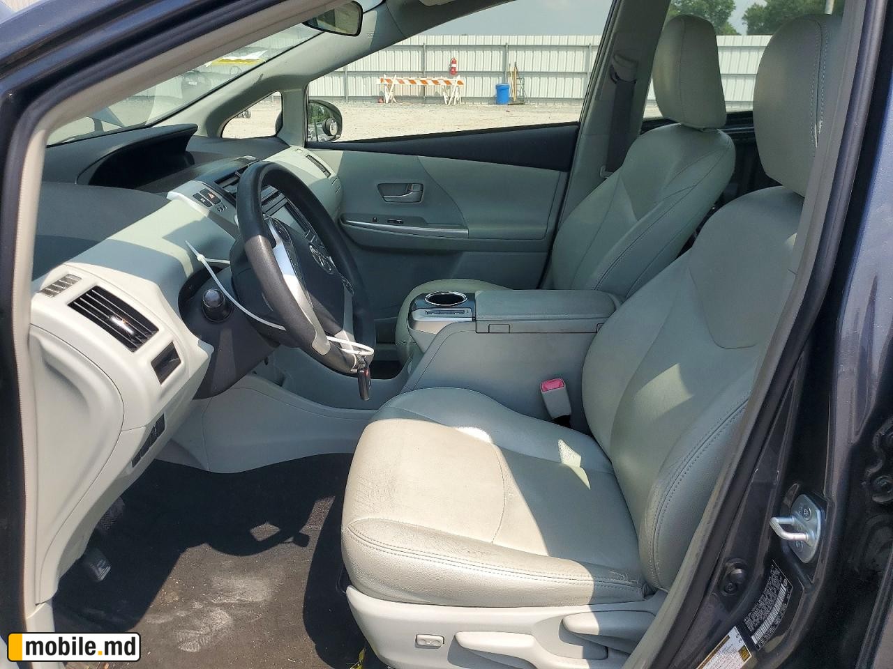 2014 Toyota Prius — photo 7