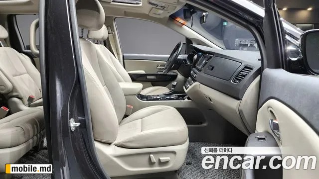 2019 Kia Canival — photo 10