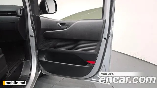 2022 Hyundai Staria — photo 25