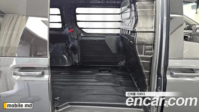 2022 Hyundai Staria — photo 12