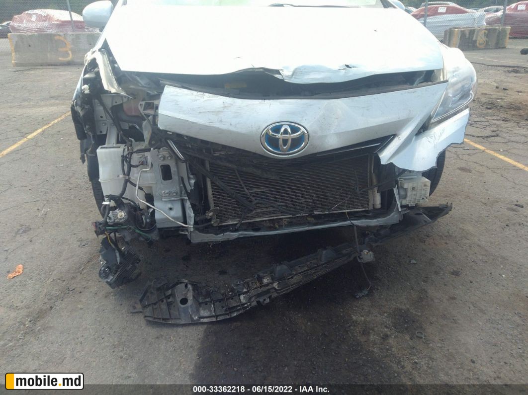 2012 Toyota Prius — photo 6