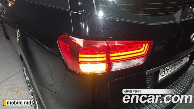 2018 Kia Canival — photo 23
