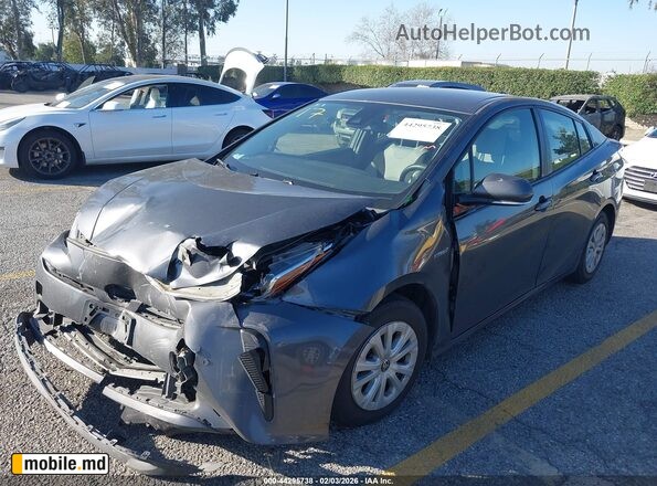 2019 Toyota Prius — photo 2