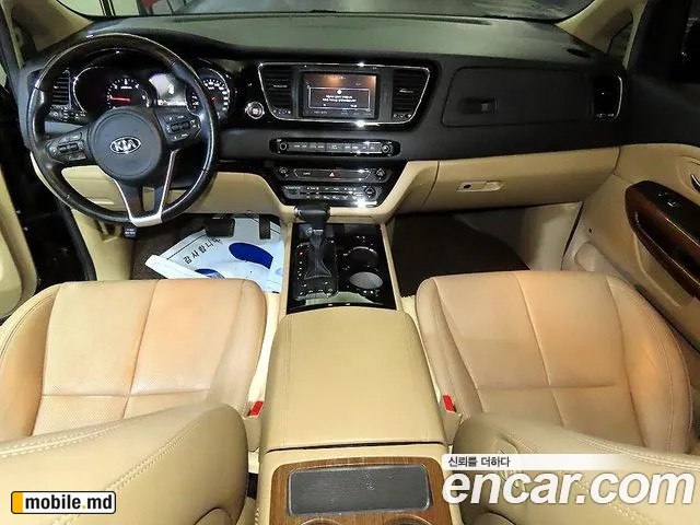 2018 Kia Canival — photo 12