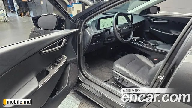 2022 Kia EV6 — photo 10