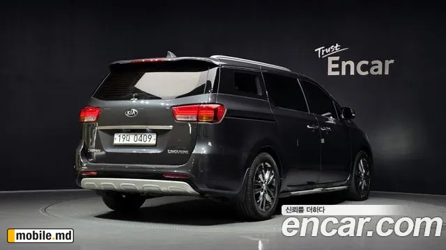 2017 Kia Canival — photo 2