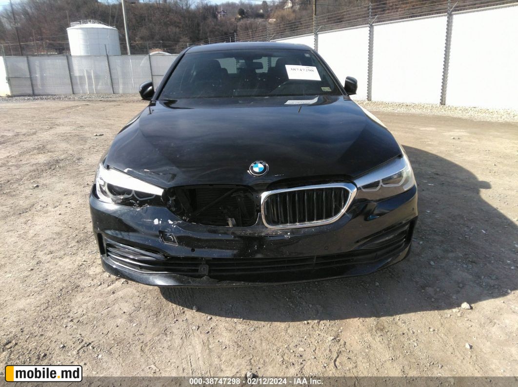 2017 BMW 530I Xdrive — photo 12