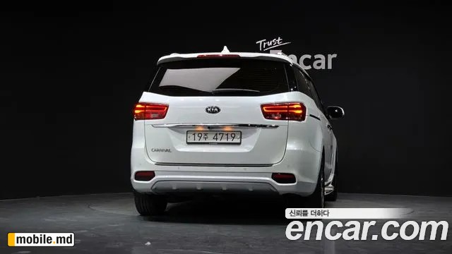 2019 Kia Canival — photo 4
