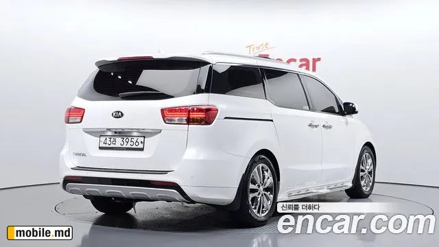 2018 Kia Canival — photo 2