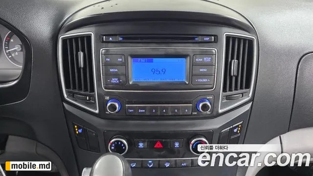 2017 Hyundai Starex — photo 16
