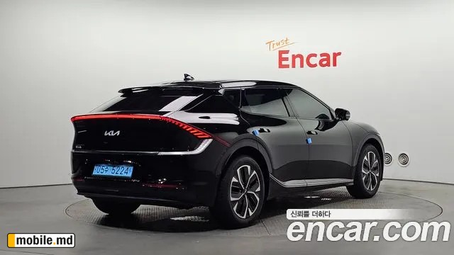2023 Kia EV6 — photo 2