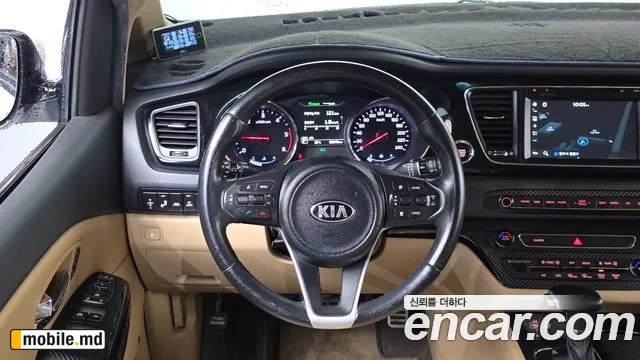 2017 Kia Canival — photo 12