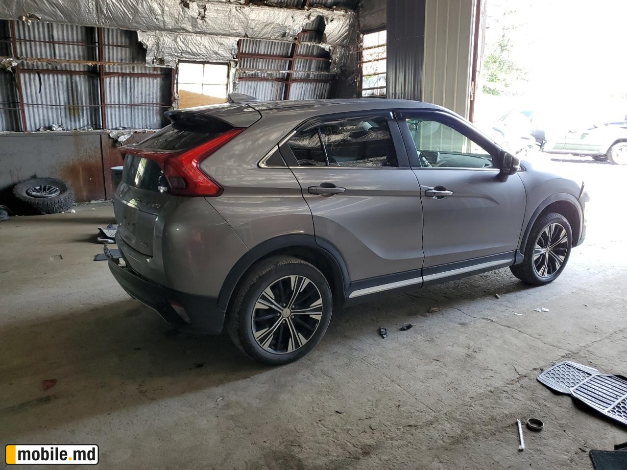 2019 Mitsubishi Eclipse — photo 3