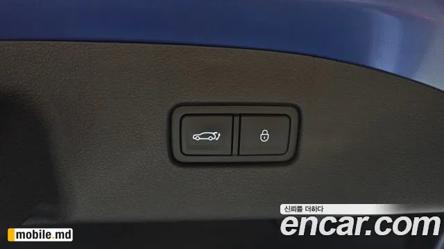 2025 Genesis G70 — photo 31