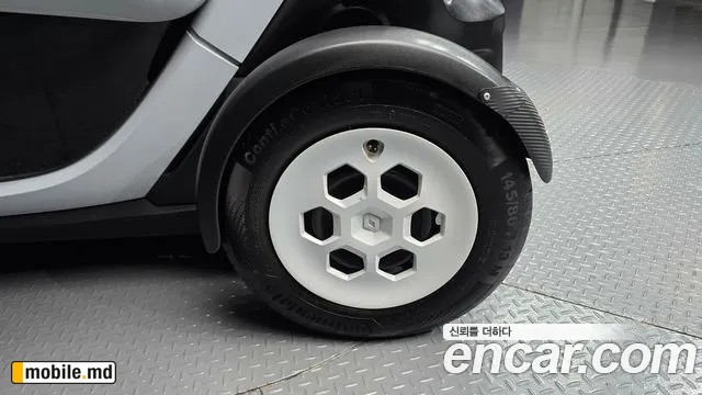 2020 Renault Twizy — photo 21