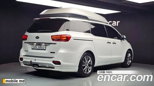 2019 Kia Canival — photo 2