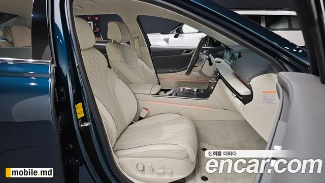 2025 Genesis G80 — photo 11