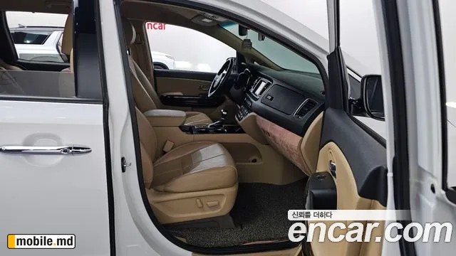 2019 Kia Canival — photo 11
