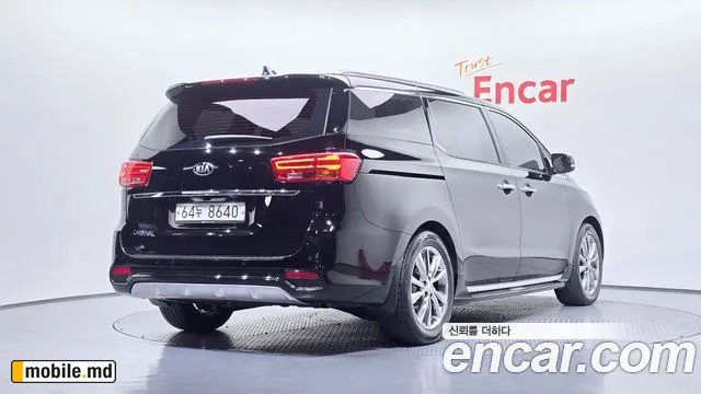 2019 Kia Canival — photo 2