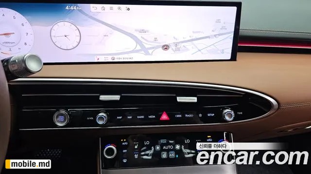 2025 Genesis GV70 — photo 13