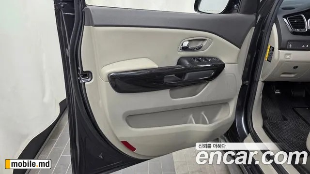 2017 Kia Canival — photo 24
