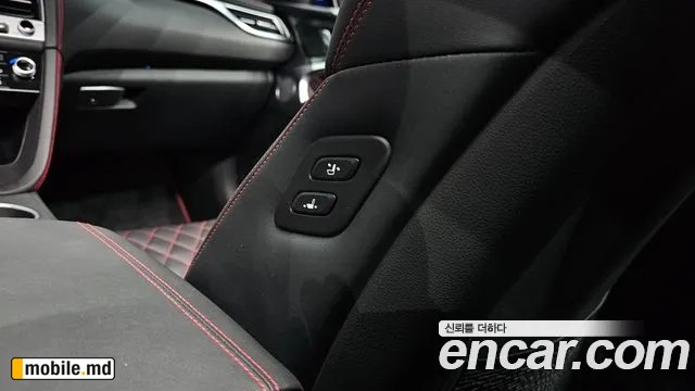 2025 Genesis G70 — photo 29