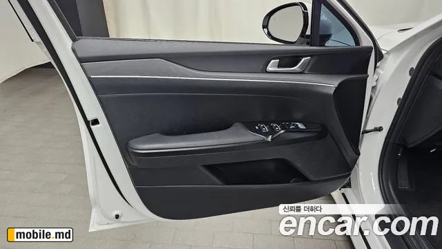 2025 Kia K5 — photo 25