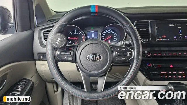 2019 Kia Canival — photo 13