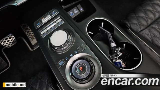 2022 Genesis GV70 — photo 9