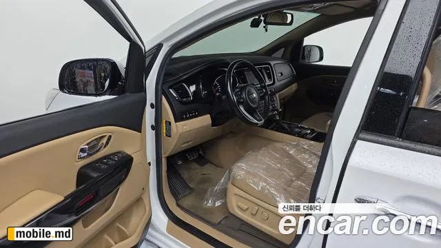 2017 Kia Canival — photo 10