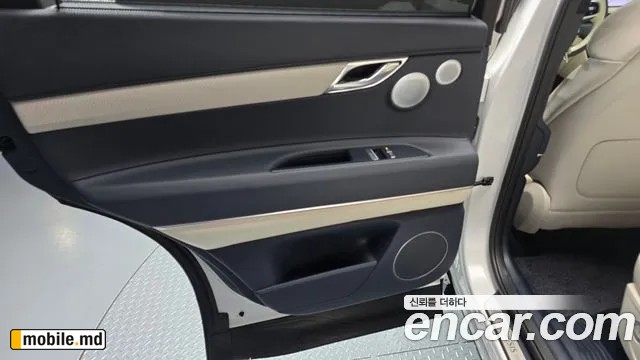2025 Genesis GV80 — photo 25