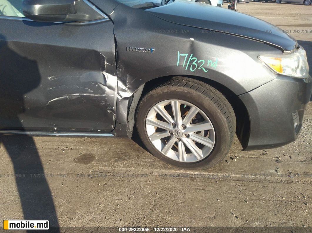 2012 Toyota Camry — photo 6