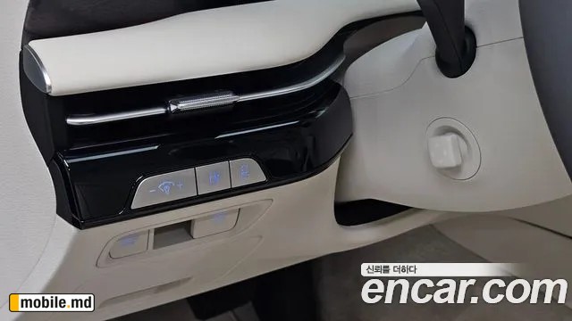 2025 Genesis G80 — photo 17