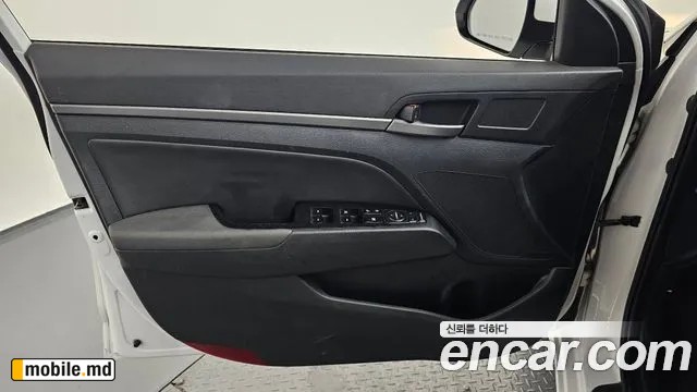 2016 Hyundai Avante — photo 24