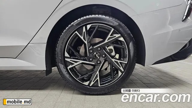 2025 Kia K5 — photo 21