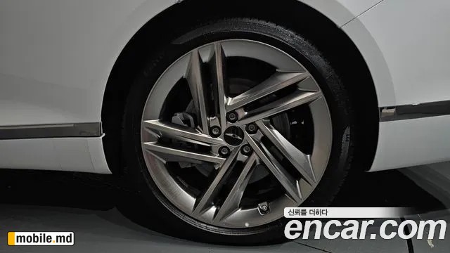 2026 Genesis G80 — photo 21