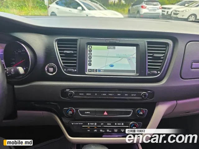 2018 Kia Canival — photo 11