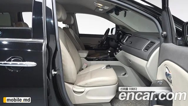 2018 Kia Canival — photo 26