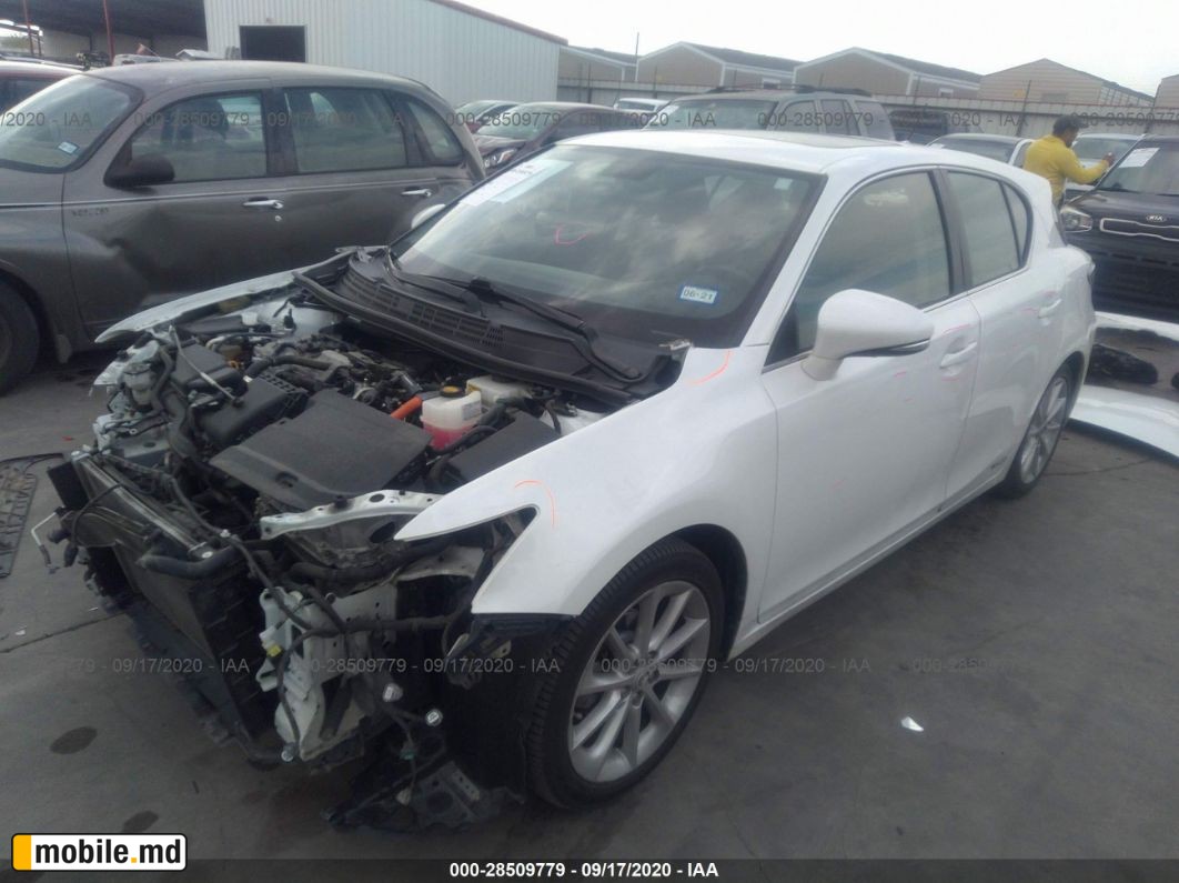 2013 Lexus CT — photo 2