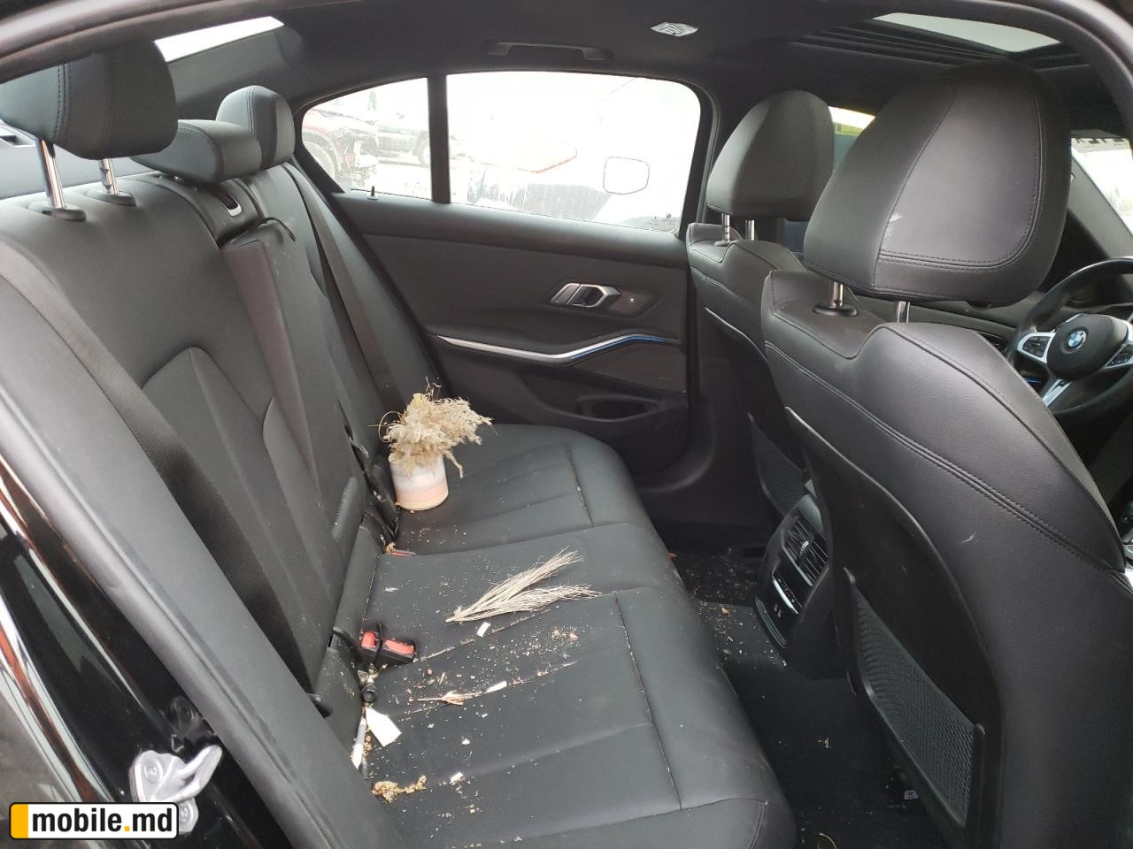2021 BMW 330Xe — photo 10