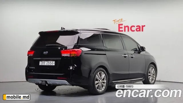 2017 Kia Canival — photo 2