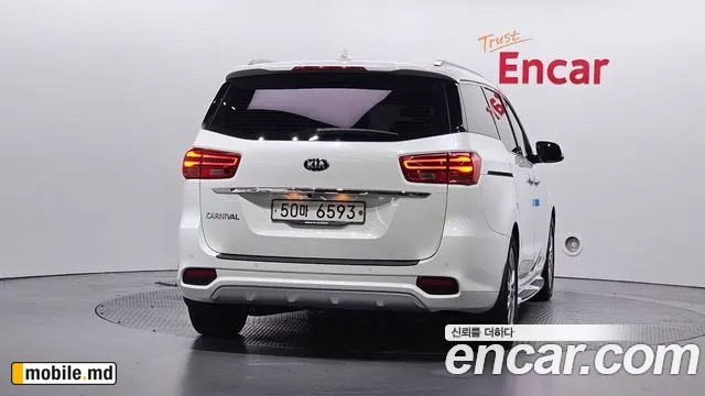 2019 Kia Canival — photo 4