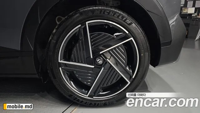 2025 Hyundai IONIQ — photo 21
