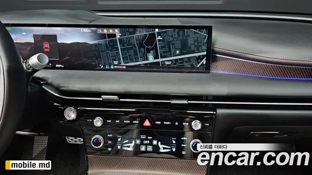 2025 Genesis G80 — photo 13