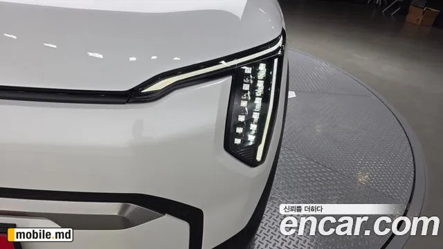 2025 Kia EV3 — photo 22