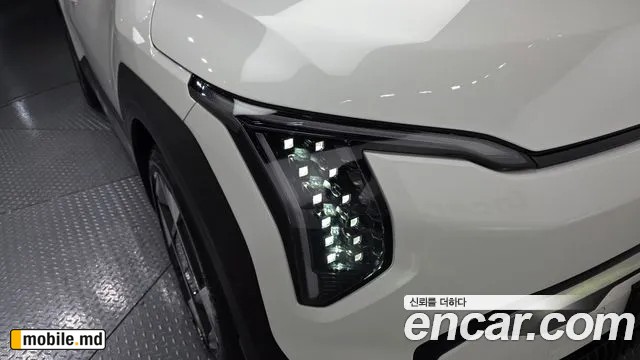 2025 Kia EV3 — photo 22